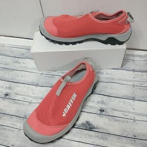 Baffin Women's SZ 8 Knit Hiking shoes Red